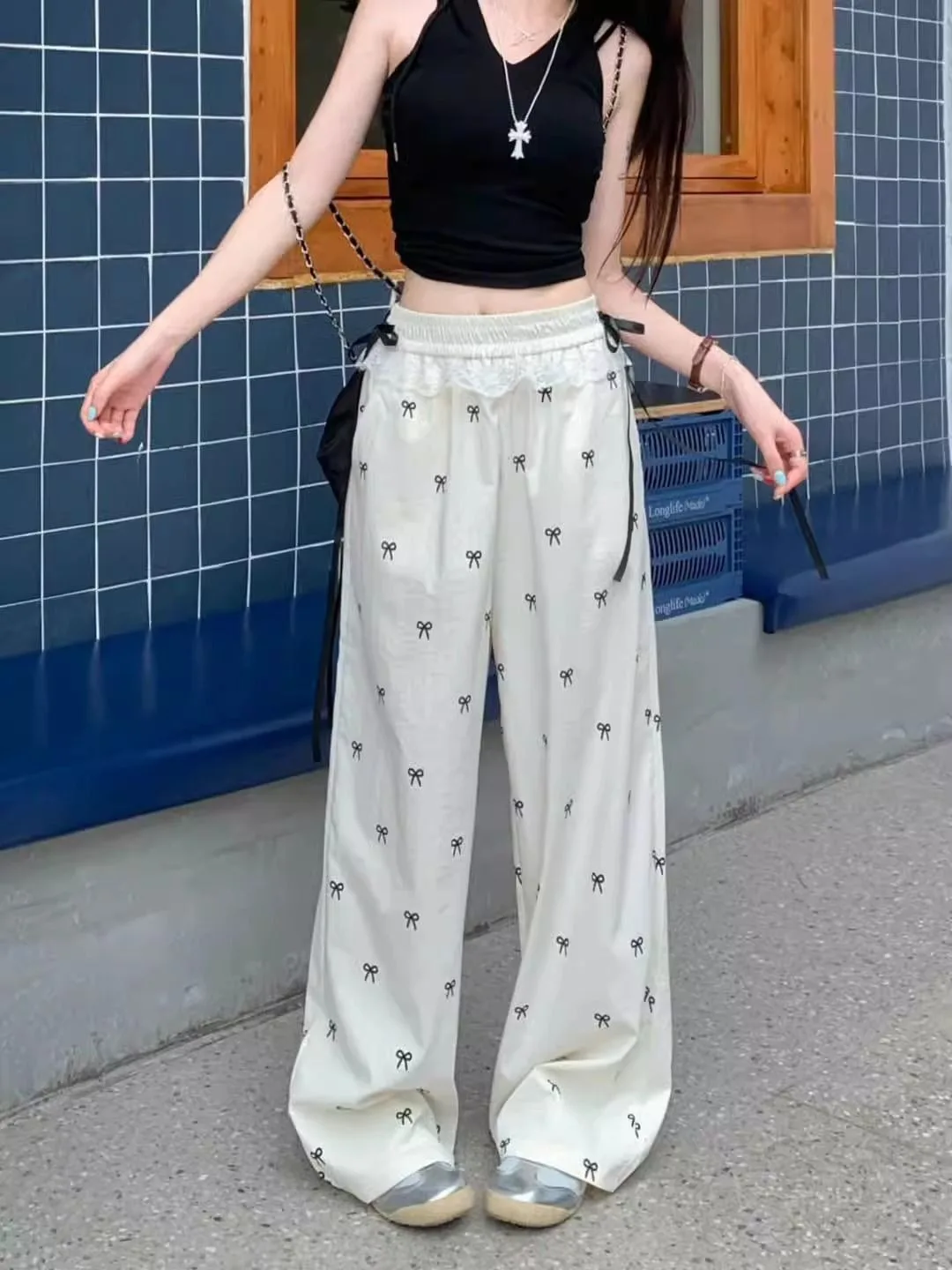 Süße und würzige Mädchenhose mit Spitzenbesatz, lässige Hose mit Schmetterlings-Schleife, lockere Damen-Hose mit weitem Bein, gerade geschnittene Hose – Detail 10