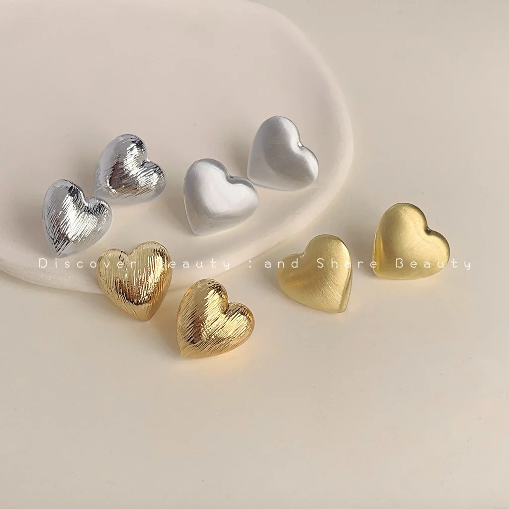 accessori-fai-da-te-orecchini-a-cuore-spazzolati-di-alta-gamma-orecchini-coreani-di-nicchia-con-personalita-orecchini-a-cuore-alla-moda-eleganti-e-di-lusso-leggero