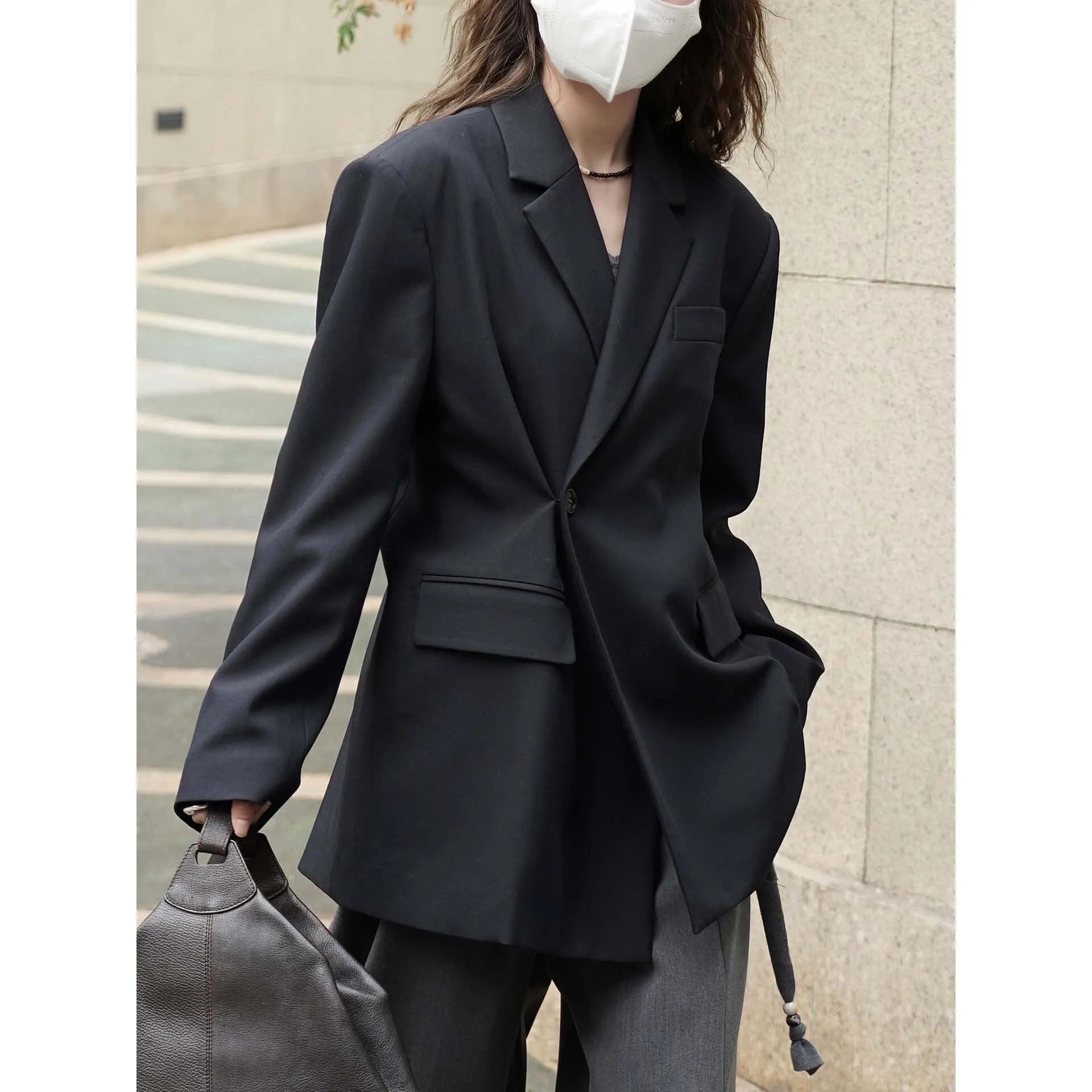 سترة شتوية غير متناظرة بفتحة أمامية وخلفية فضفاضة مناسبة للتخسيس للنساء #5