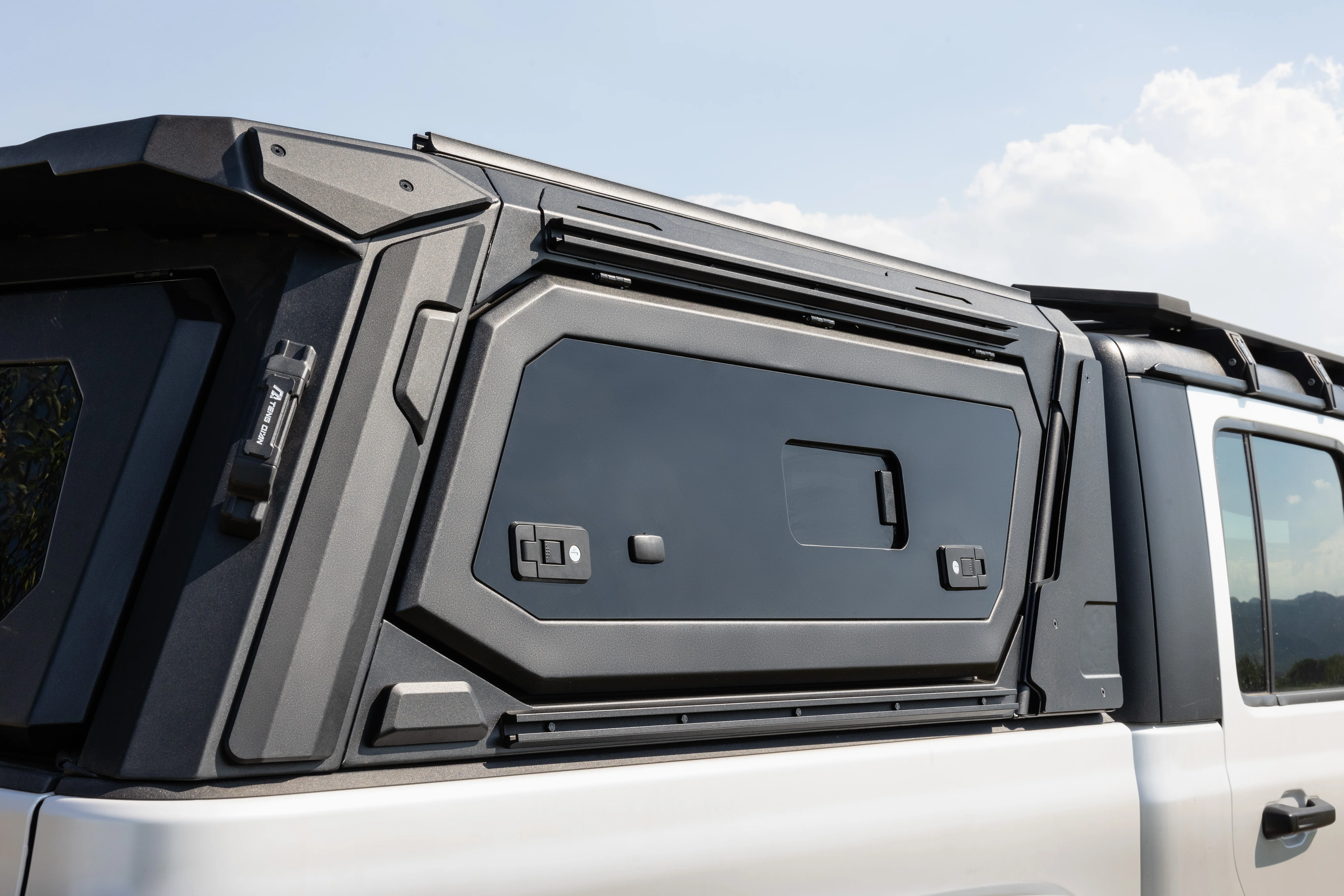 4x4 Waterproof Pickup Truck Hardtop Topper Camper Aluminum Truck Canopy Shell with Roof Rack for Jeep Gladiator JT Accessoires