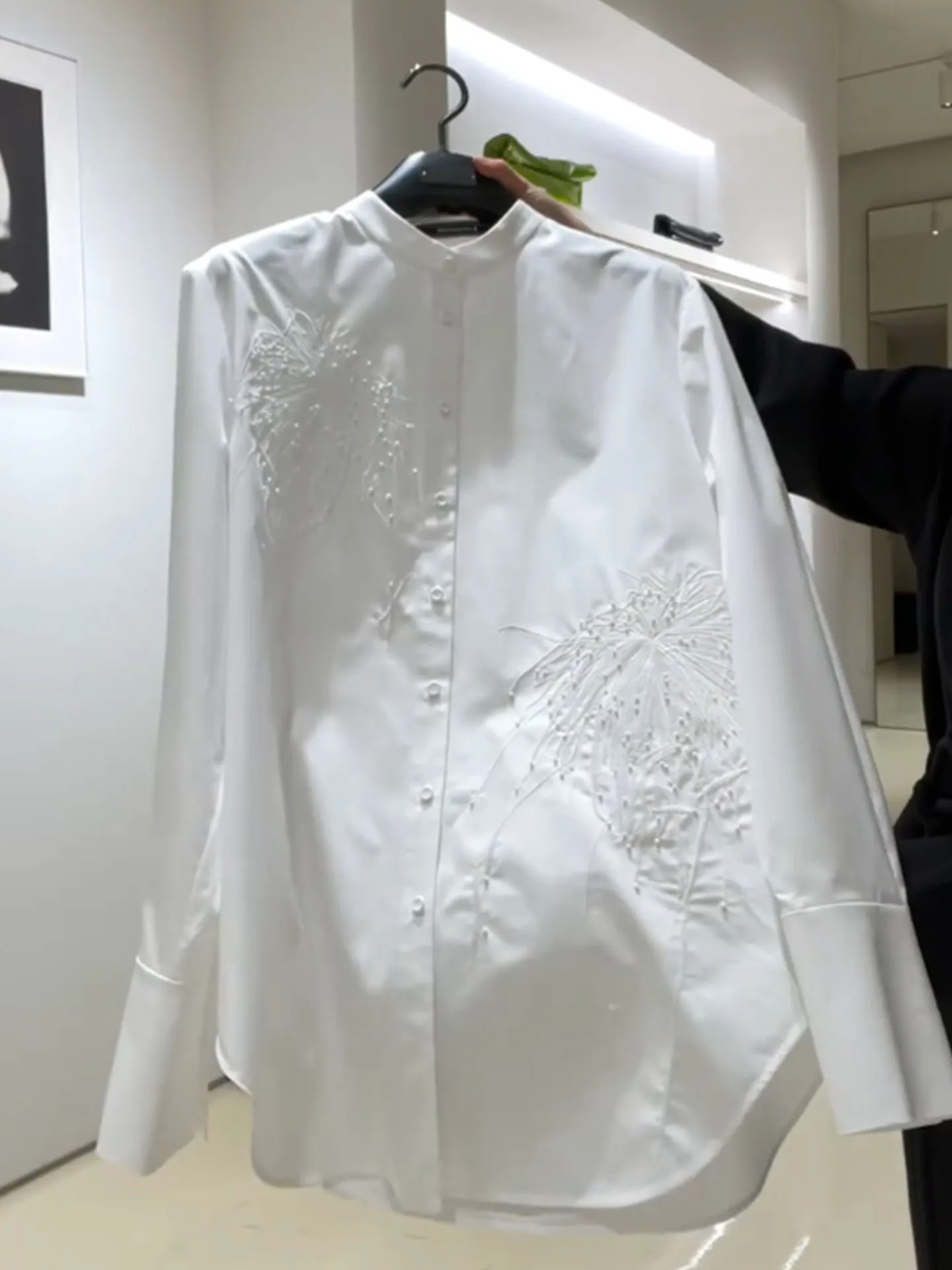 

Женская блузка с воротником-стойкой и длинным рукавом, белая, с вышивкой, новый весенний дизайн, элегантный стиль для офиса