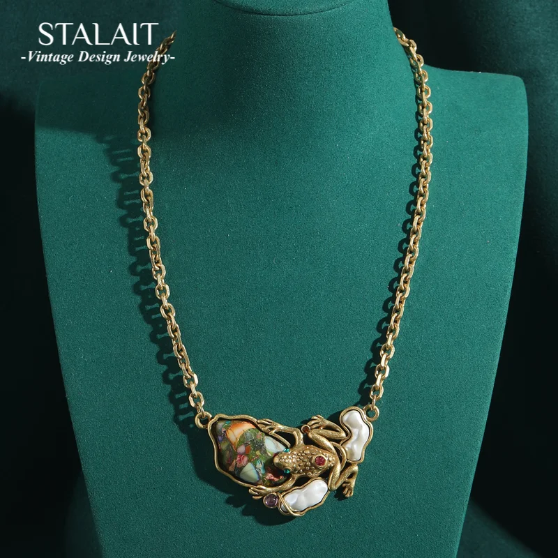 

Vintage Jewellery Gold Color Toad Pendant Necklace Woman Charms Natural Colored Stone Antique Luxury Designer Custom Trendy 2025