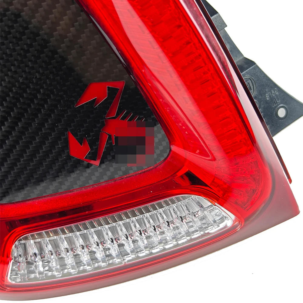 Brand New Genuine Carbon Fiber Glossy Black Twill Rear Light Middle Decorative Cover  For Fiat 500 2015-2022 Abarth 595 695