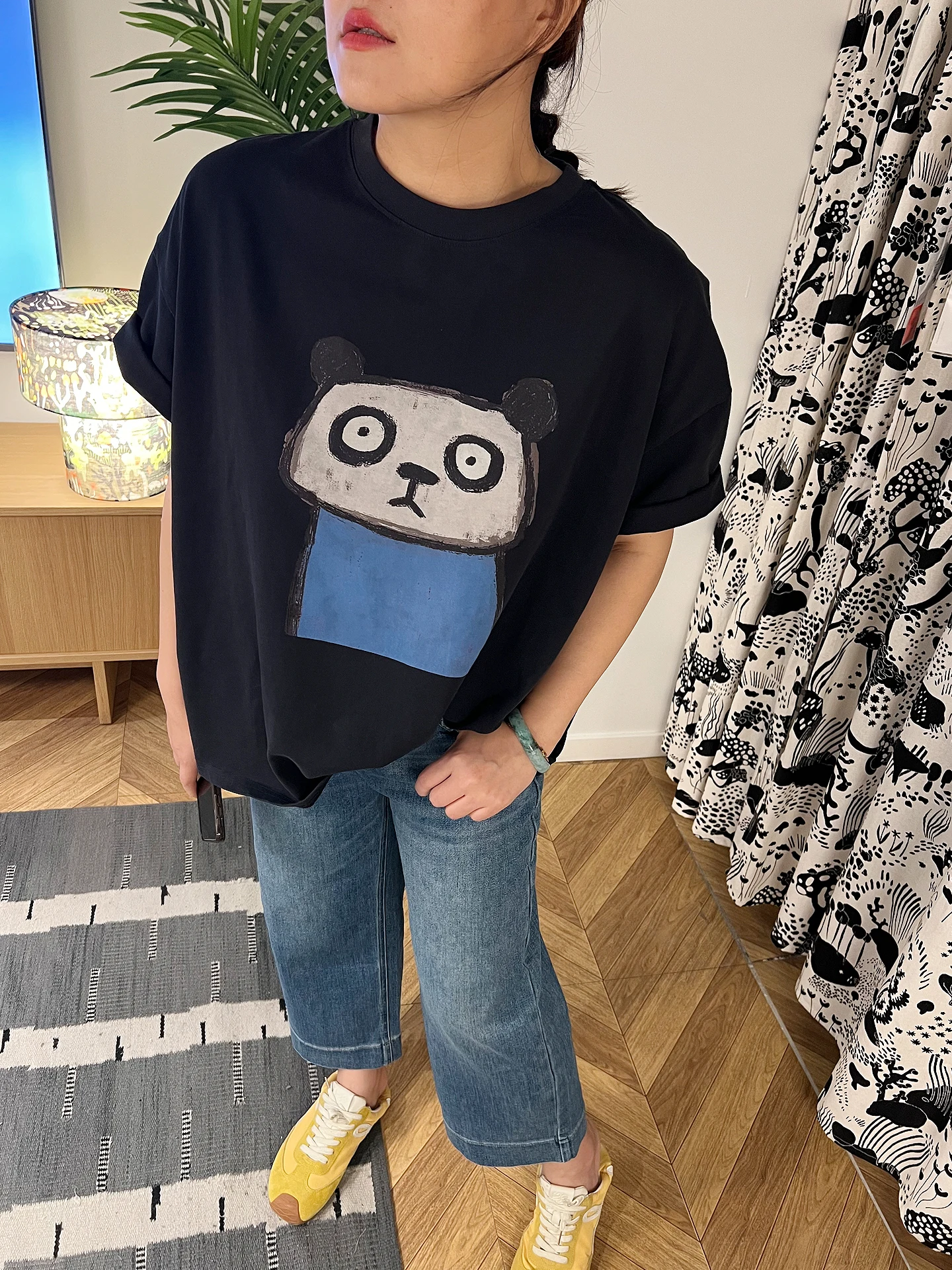 

Свободная женская футболка с коротким рукавом и мультяшным принтом, больших размеров, повседневный стиль, дышащая, из хлопка, базовый слой, скрывающий недостатки фигуры