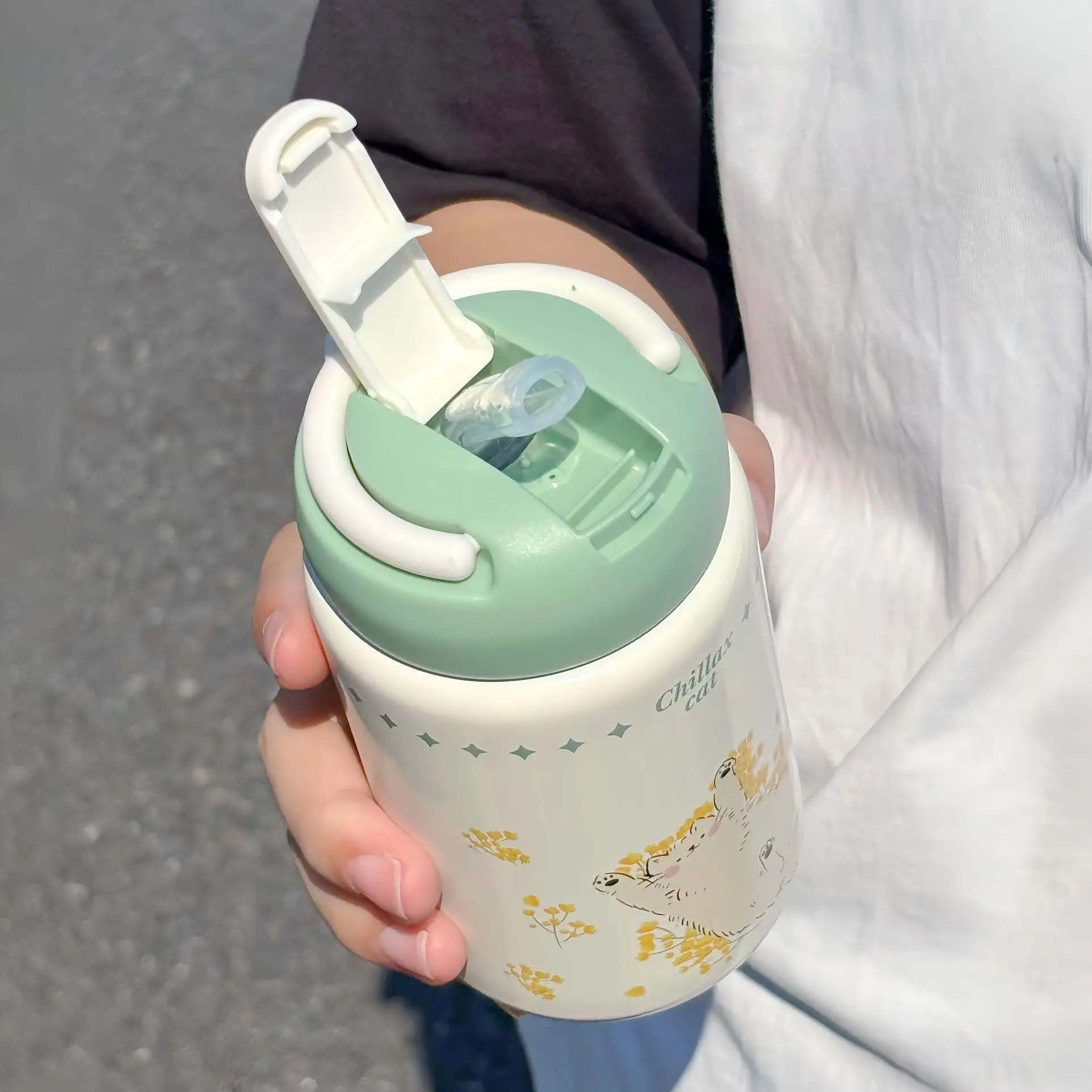 

Очаровательная портативная термобутылка из нержавеющей стали для школьников младших классов: высокая эстетическая ценность для использования в школе