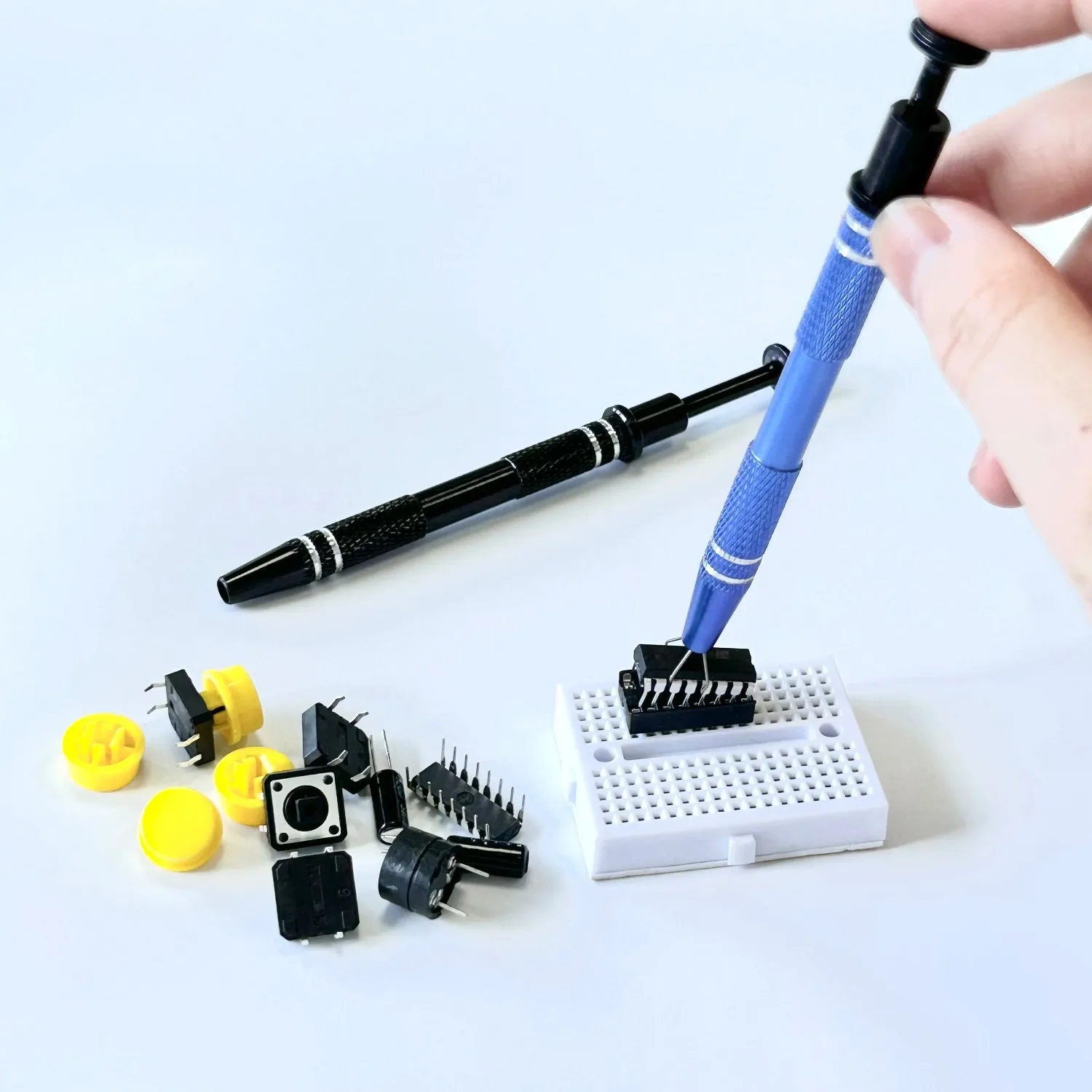 Component Grabber Four Claw Electronic Component Chip Gripper Extractor Screw Picker Pick Up Pen Jewelry Repair Hand Tool