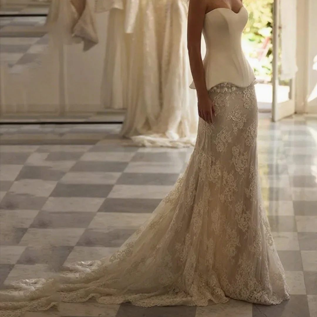 Gaun Pengantin Satin Menawan Gaun Pengantin Pita Berenda Gaun Pengantin Elegan Renda Kereta Sapu Disesuaikan