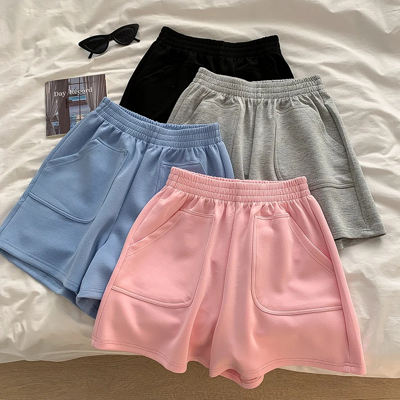 Summer 2026 New Korean Style Women's Shorts Fashion Elastic Waist Casual Shorts Large Pocket Wide Leg Solid Color Half Pants
