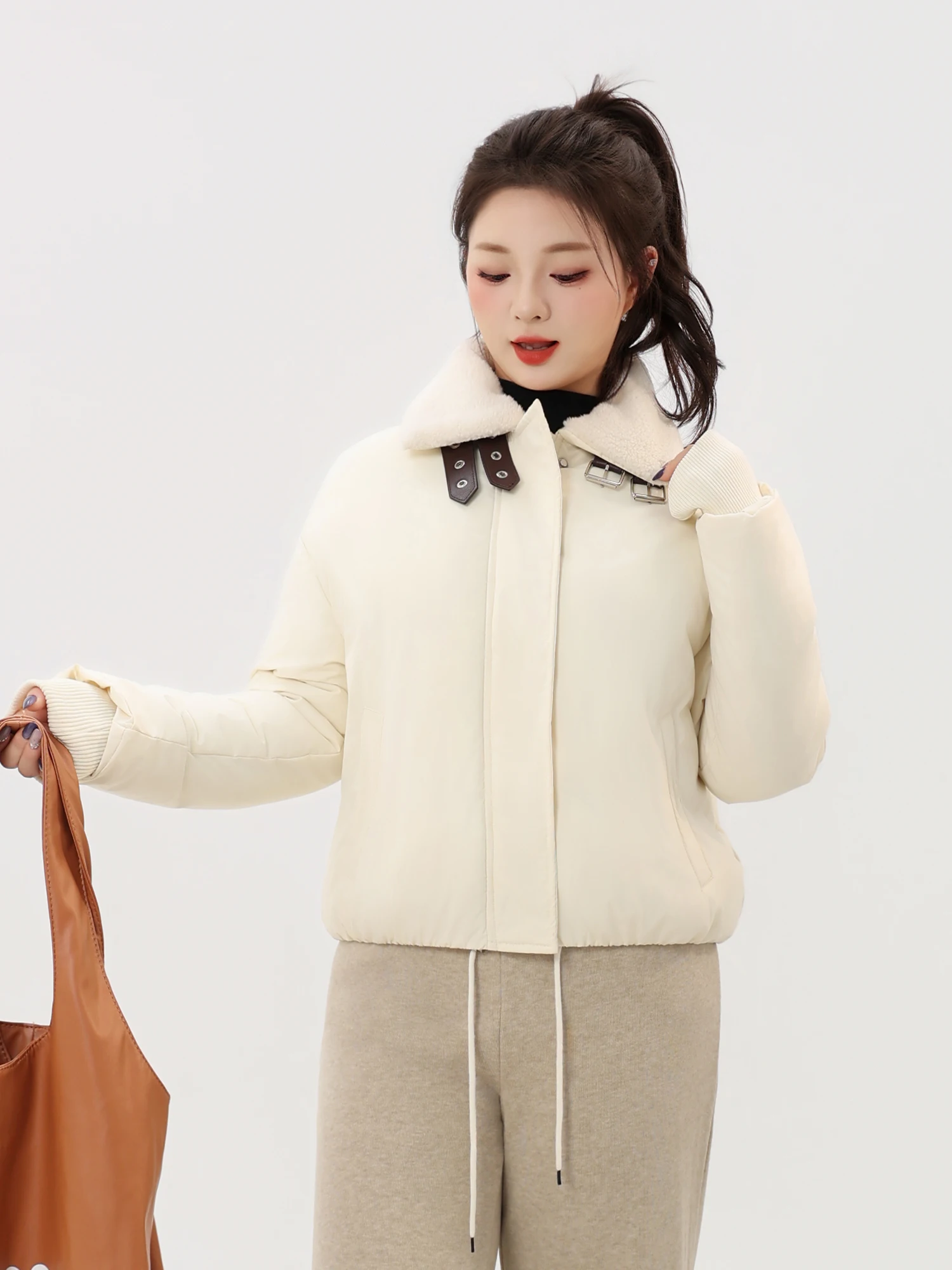 

Утепленная хлопковая куртка с воротником из овечьего меха, женское зимнее пальто, маленький размер, прямой крой, прямой силуэт