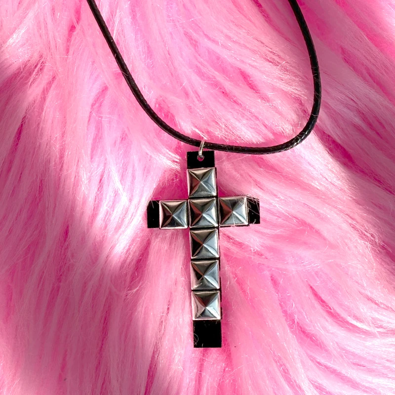 펑크 주얼리 리벳 십자가 펜던트 목걸이 여성용 쿨 액세서리 그런지 록 패션 90년대 감성 목걸이 고스