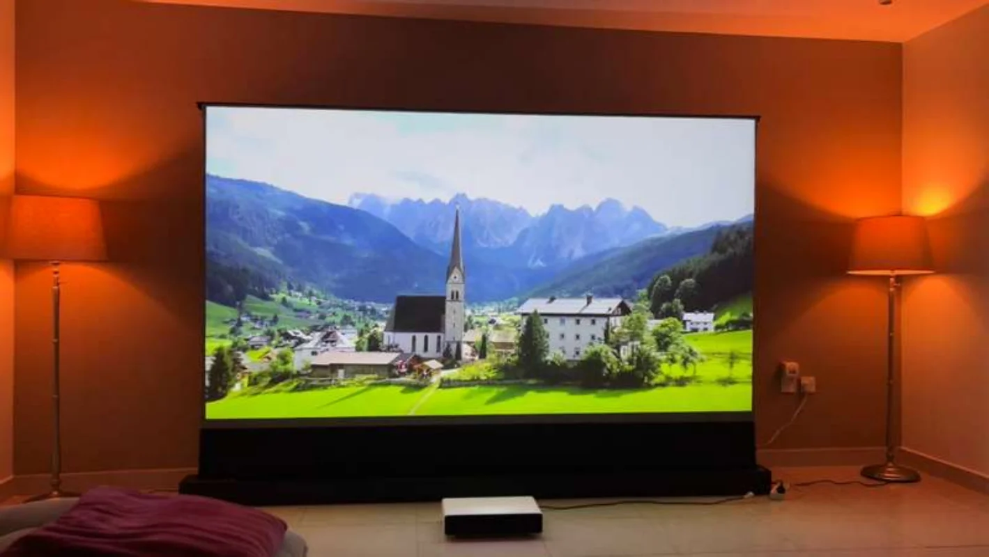 130 بوصة ليزر قصير للغاية 4k HD للمنزل/الفيلم صوت محمول صوتي شفاف أرضية كهربائية شاشة ارتفاع بمحركات