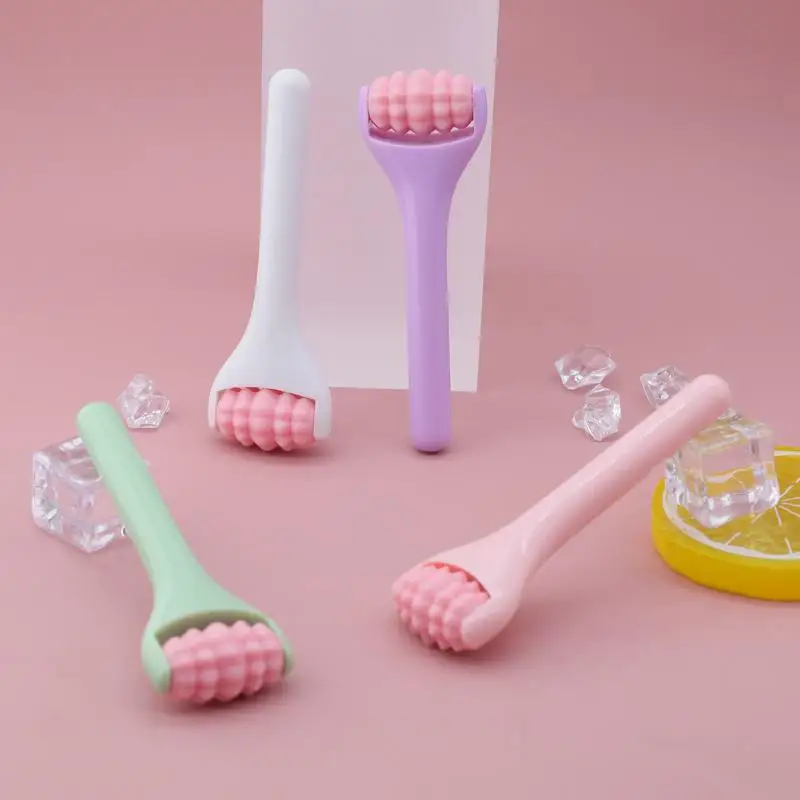 Wake Up Tired Eyes! Mini Face Roller for Instant Puffiness & Under-Eye Bag Relief, Your On-the-Go Revitalizing Tool