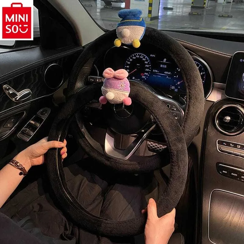 

MINISO car steering wheel cover cartoon Donald Duck handlebar cover anti slip and sweat absorbing universal car decoration