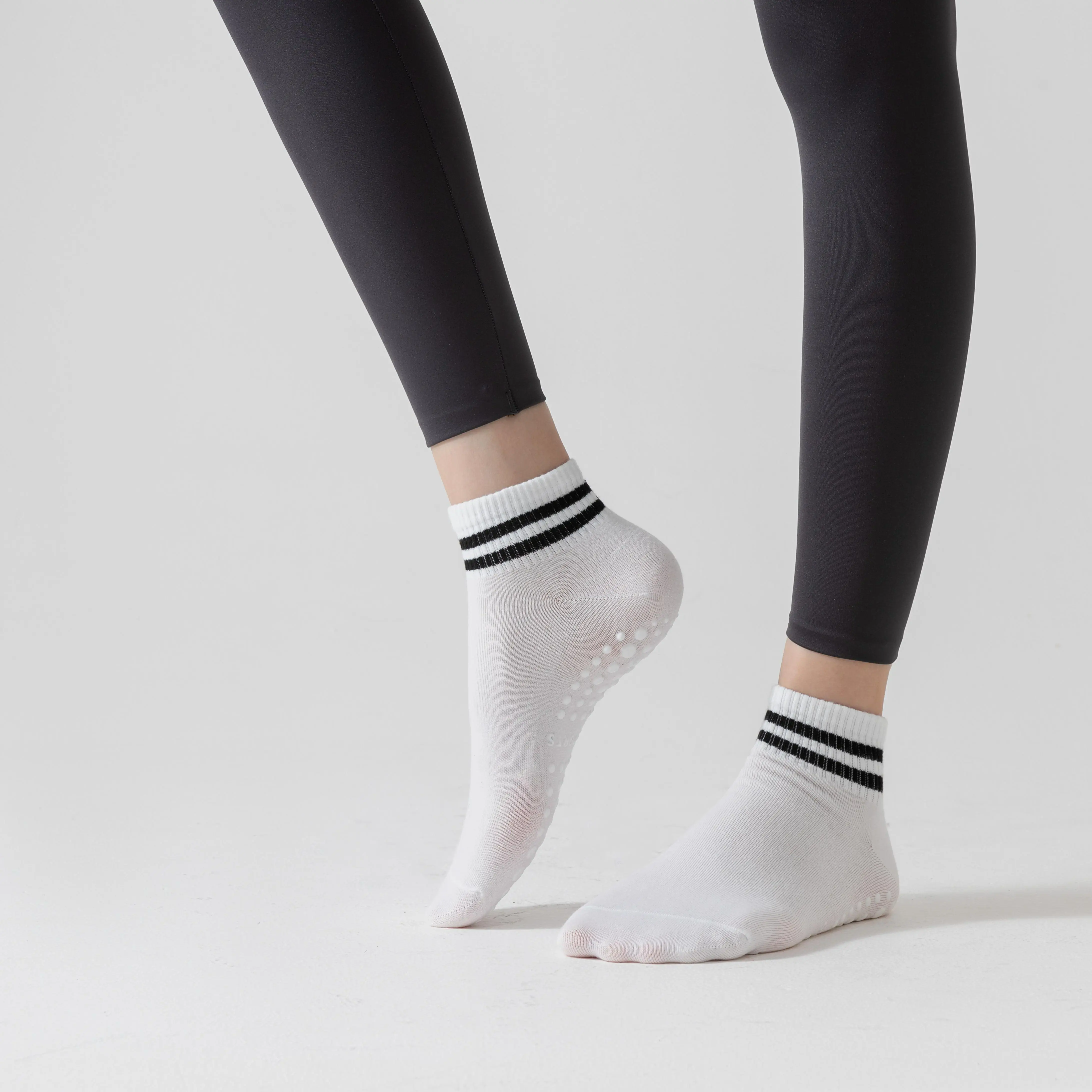 Chaussettes professionnelles en coton solide pour femmes, coordonnantes pour diabétiques, exercices de yoga, fitness intérieur, tramimmersion, danse, style saisonnier