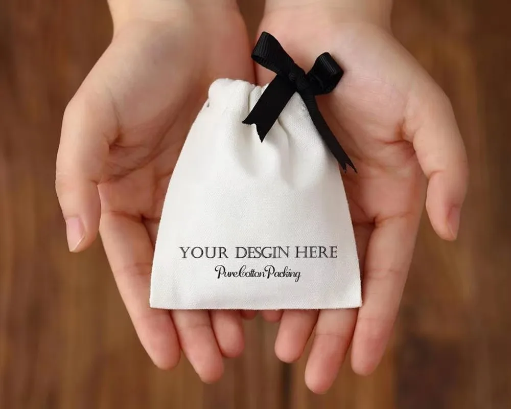 100 Personalized Custom Logo Cotton Jewelry Packaging Ribbon White Canvas Drawstring Bag for Wedding Favor Bags Chic Pouch