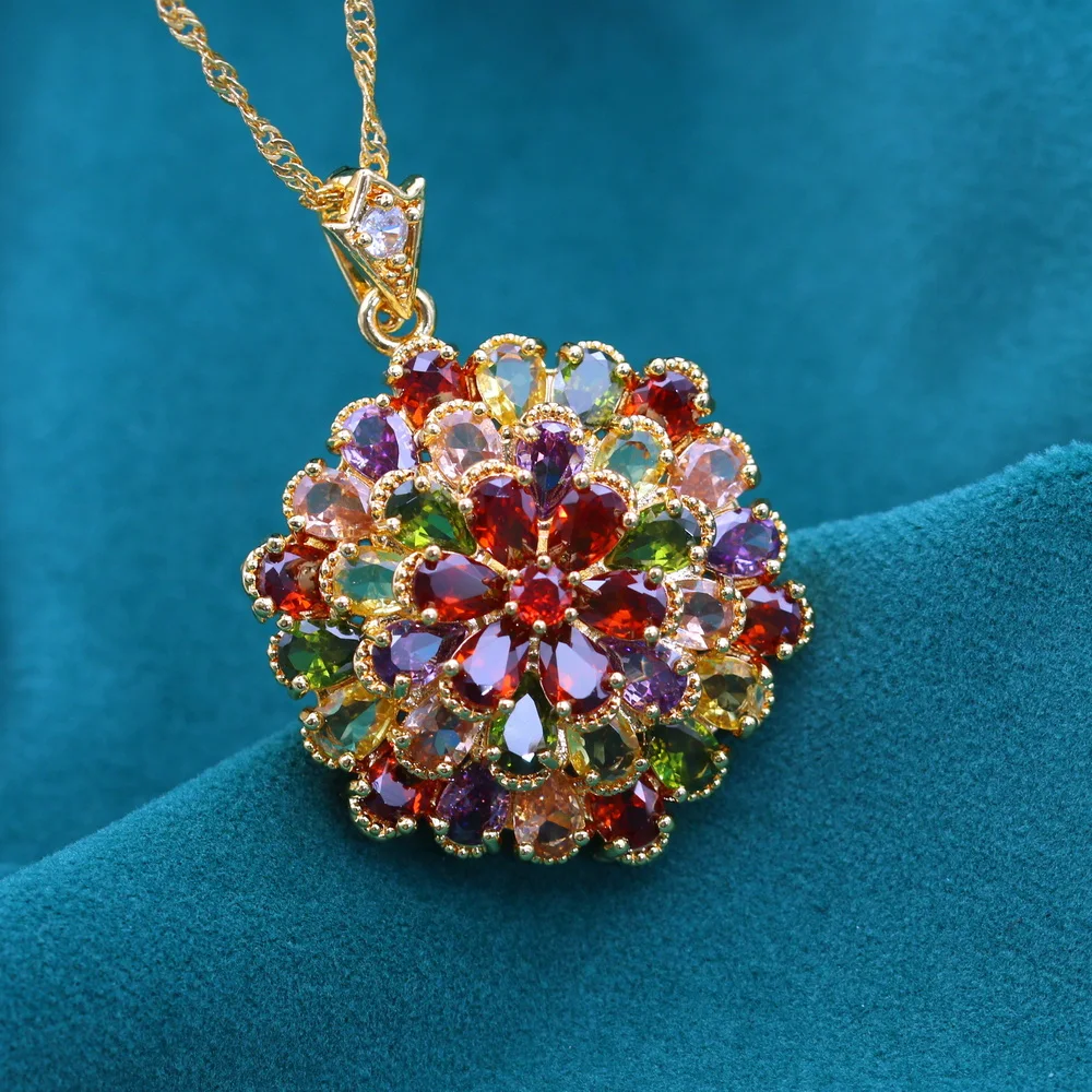 Elegante Halskette mit Anhänger aus synthetischem Zirkonia – 18 Karat vergoldet – perfekt für Hochzeiten, Valentinstag und Weihnachten – Detail 6
