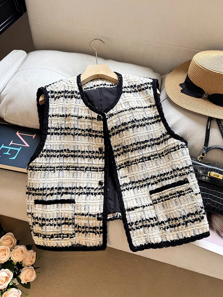 Small Size Women's Vest Short Sleeveless Tweed Spring Autumn 2026 New Retro Layering Top round Neck Single Button Closure