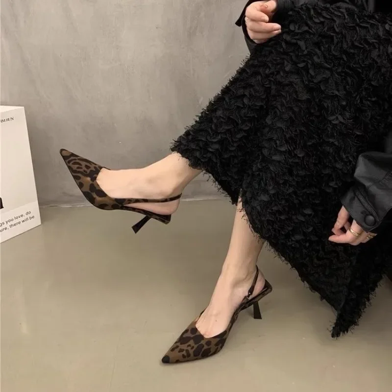 

2024 New High Quality Fashion Slingback Shoes for Women Slip-on Women's High Heels Professional Sexy Pointed Toe Sandals