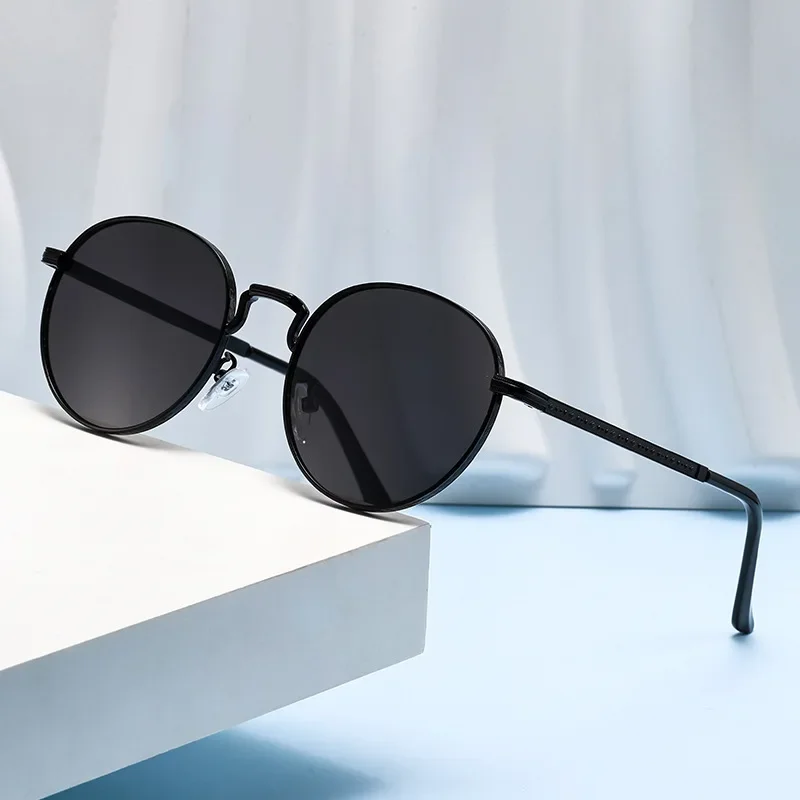 Classic Square Aviator Sunglasses for Men Women UV Protection Retro Metal Frame Trendy Outdoor Driving Shades Glasses