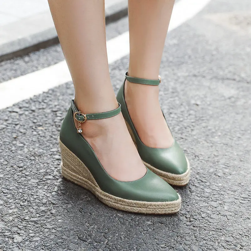 

Новинка весны 2021, соломенная женская обувь на танкетке и толстой подошве с пряжкой и острым носком