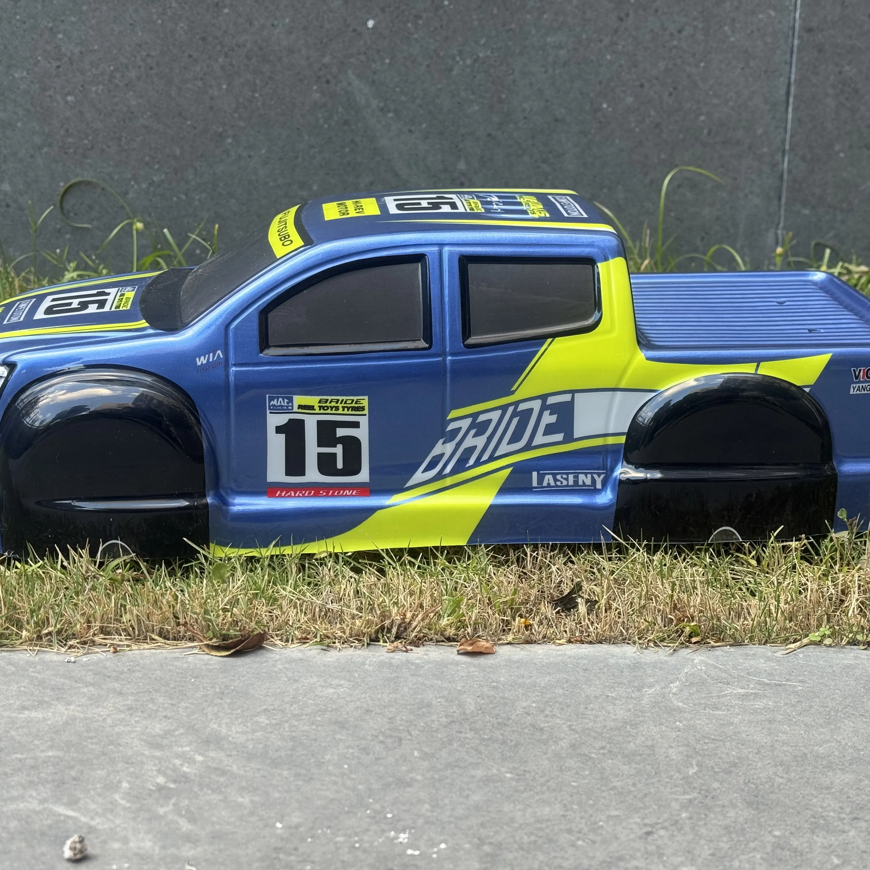 Rc1:10 remote control car LM Bigfoot off-road pickup truck shell 303-304-T02-984 universal modification upgrade shell length 44