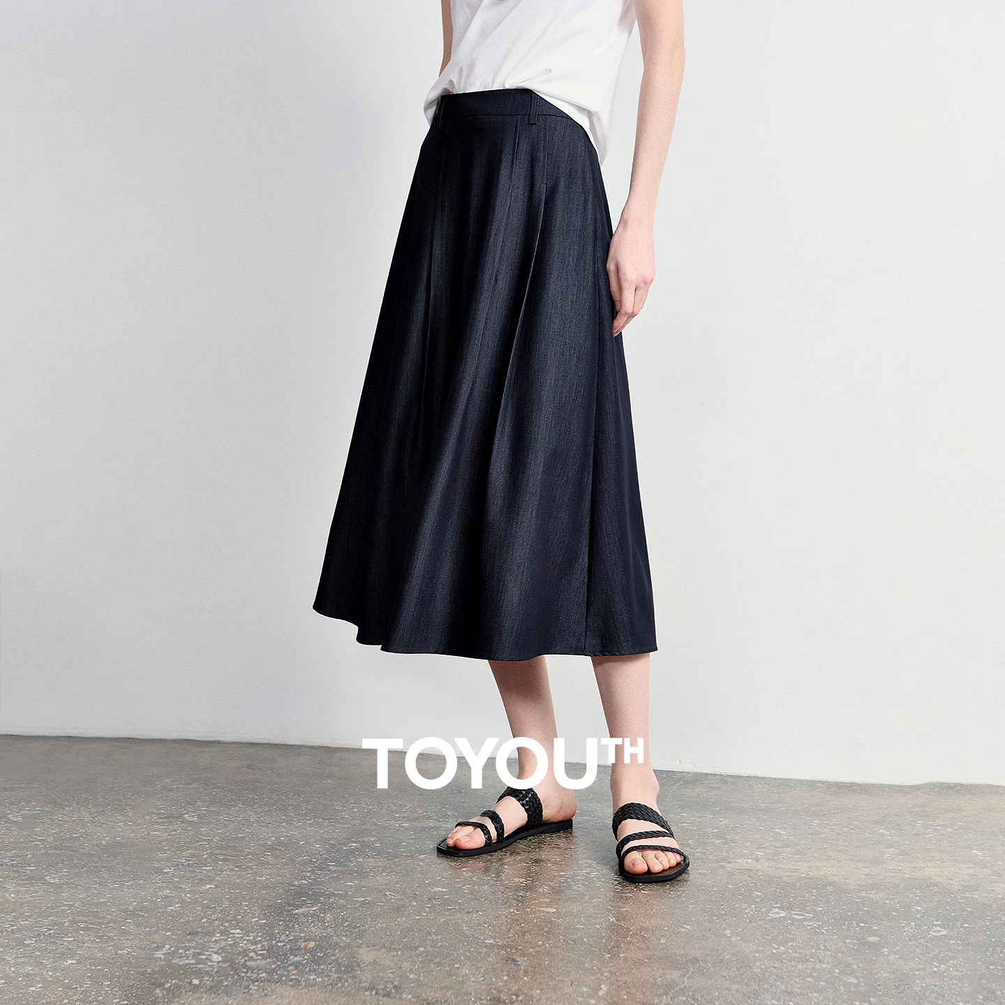 

TOYOUTH Women TR Denim-Look Skirt 2026 Summer New Retro Old Money Simple Pleated Hip Hiding A-Line Skirt