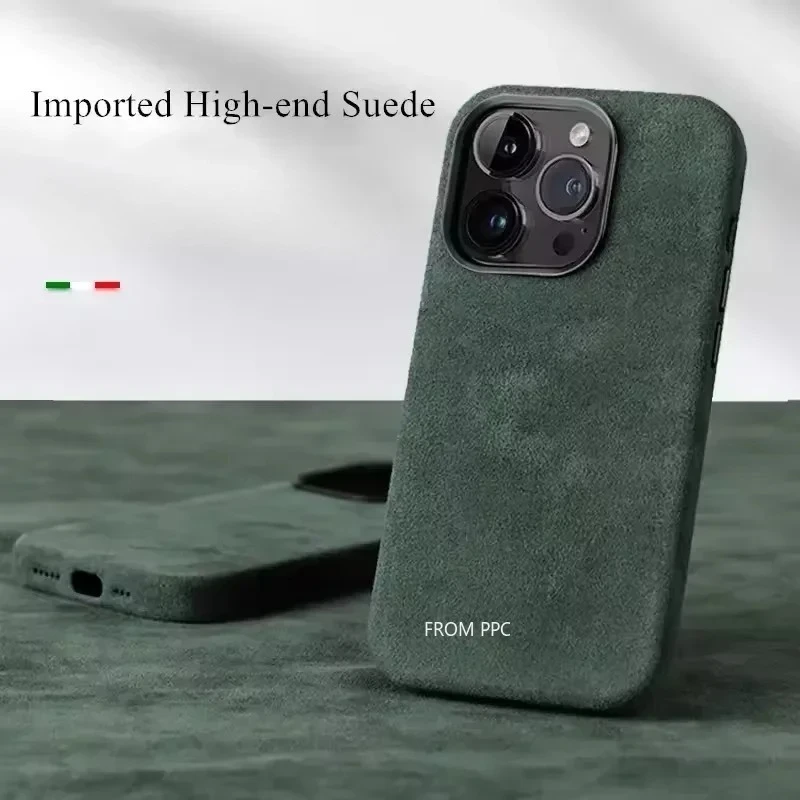 Image of Italienische Flip-Fell-Magnet-Hülle für iPhone 17 16 15 Pro Max – Luxuriöse Supercar-Wildleder-Handyhülle mit Samt-Innenseite