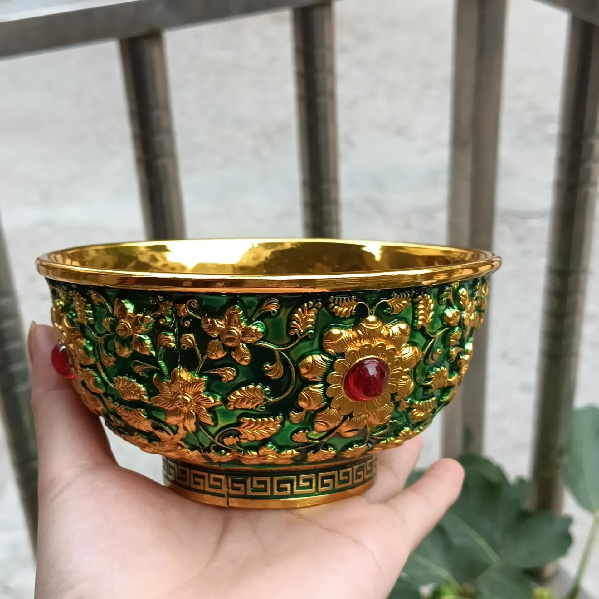 Wholesale brass gilded bowls, decorative crafts, copperware, and fish ornaments have been available for years