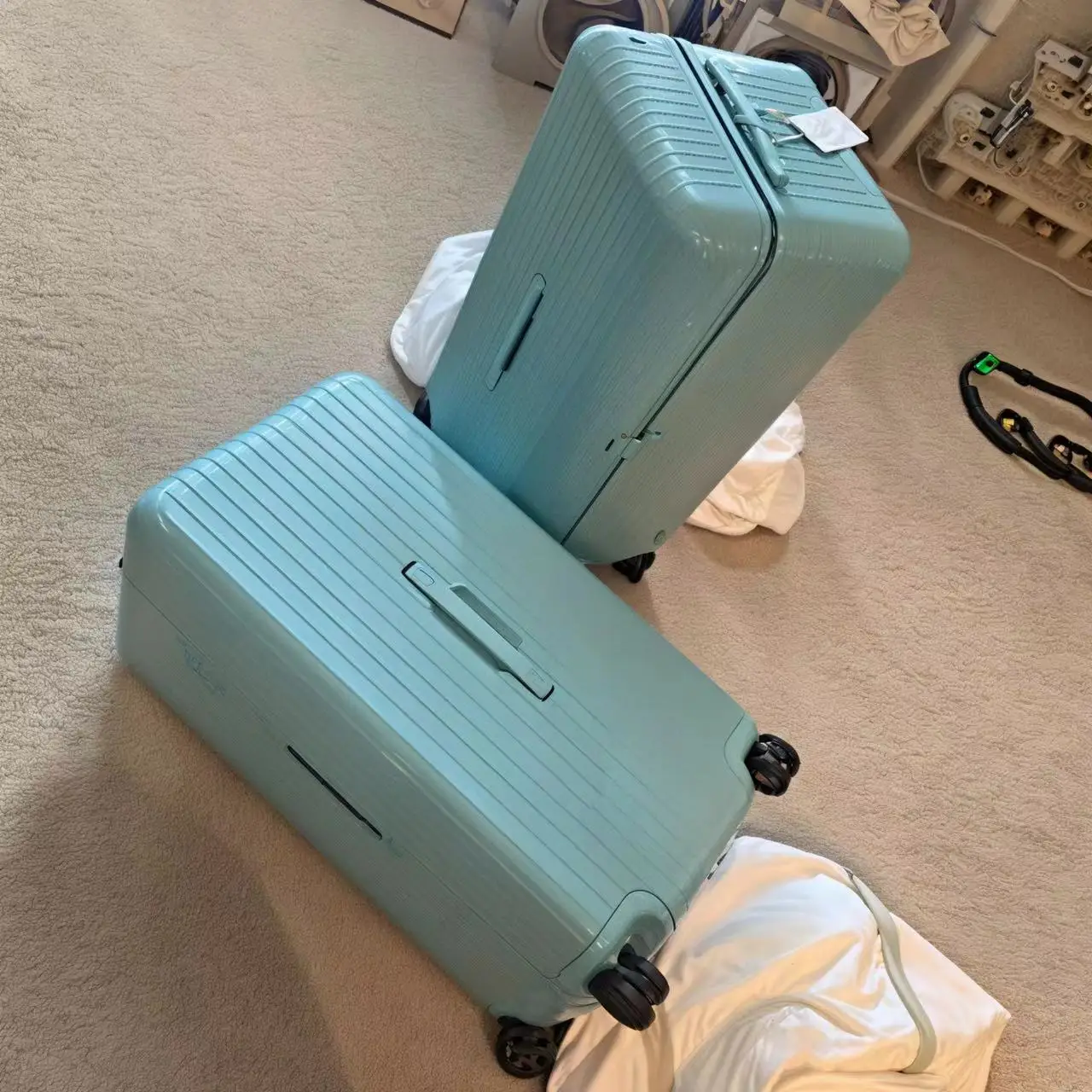 

Дорожный чемодан большой емкости Thiened Large Capaci Lage Bag с четырехсторонними колесами и паролем Lo для мужчин и женщин