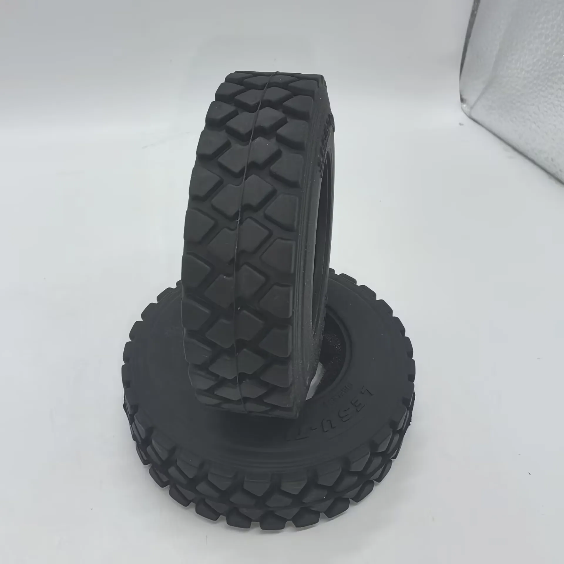 Lesu für 1/14 Truck Tamiya Trailhead Gravel Reifenhaut Schlamm-Kipper 85mm Durchmesser Reifenmodell RC-Zubehör – Detail 2