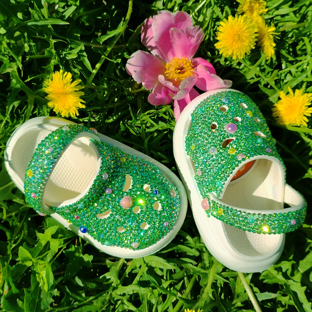 Handmade Rhinestones Bling Girls Womens Kids And Mother Summer Hole Sandals Garden Beach Slippers Sandals Quick Drying Shoes