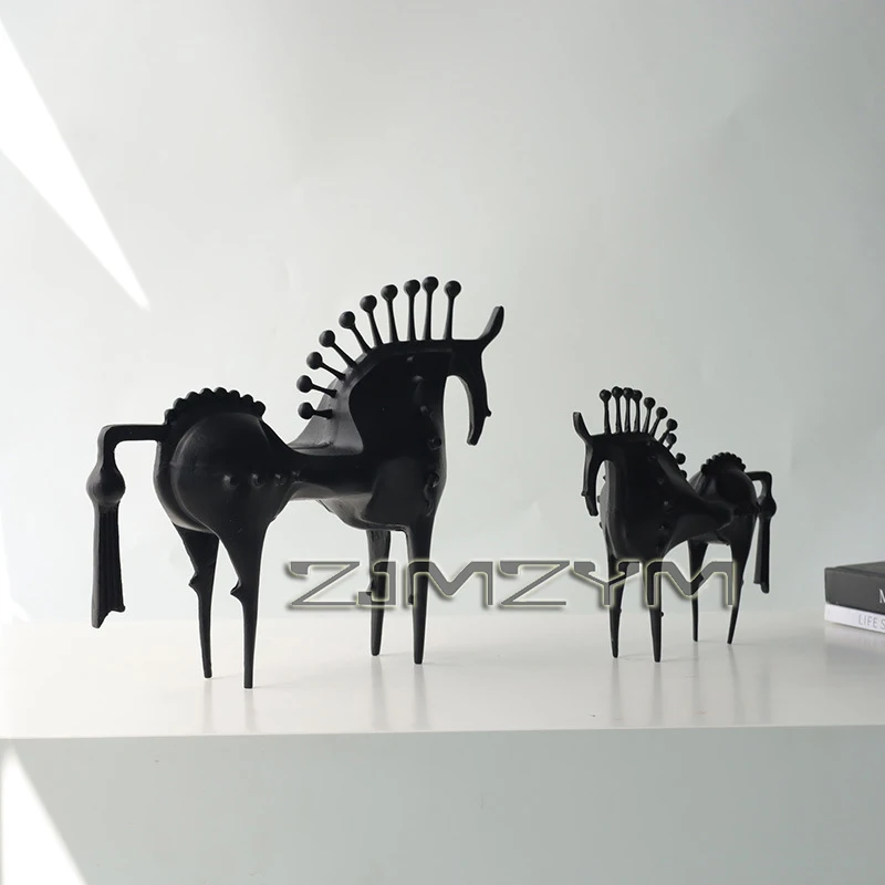 1Pc Thorn Horse Black Metal Abstract Statue For Home, Living Room, Office, Creative Desktop Ornament