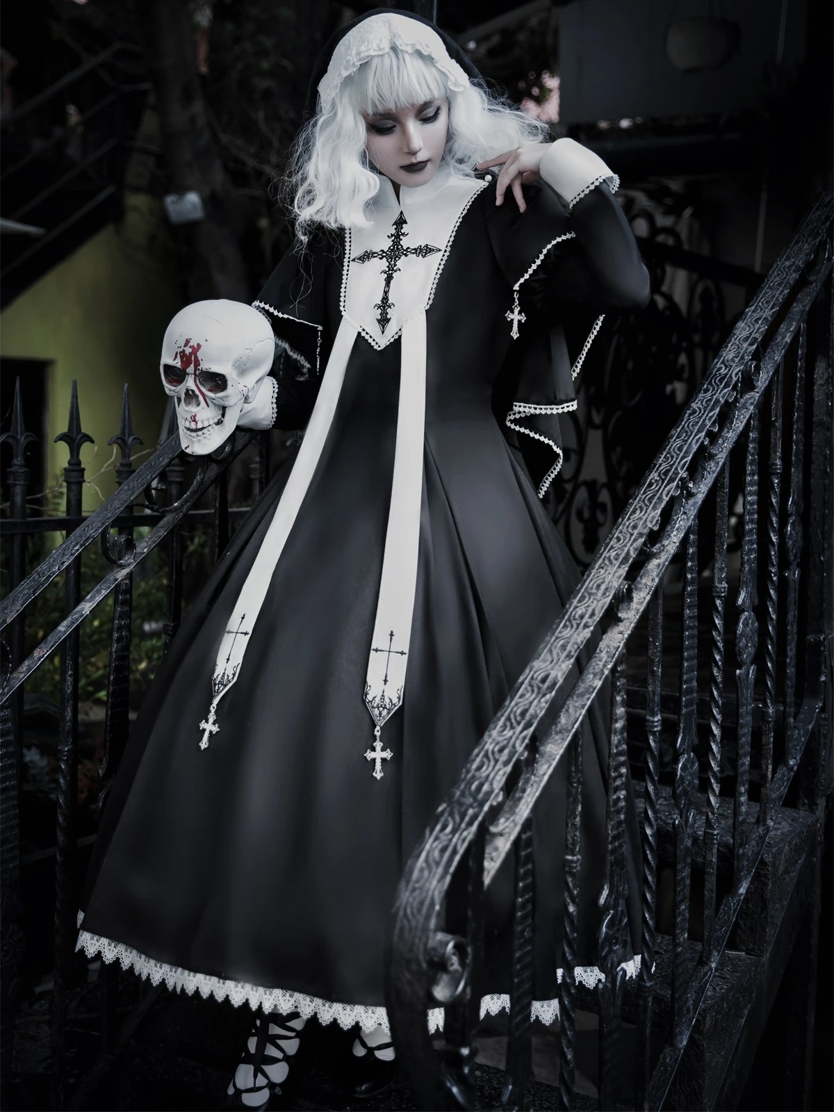 

Halloween Women Sexy Nun Cosplay Dress Gothic Church Nun Cross Embroidery Fake Two-piece Lolita Dresses Carnival Party Dress Up