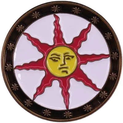 جديد الروح المظلمة Solaire of Astora Sunlight Shield لعبة المحيط ثنائي الأبعاد شارة معدنية شخصية الإبداعية بروش هدية