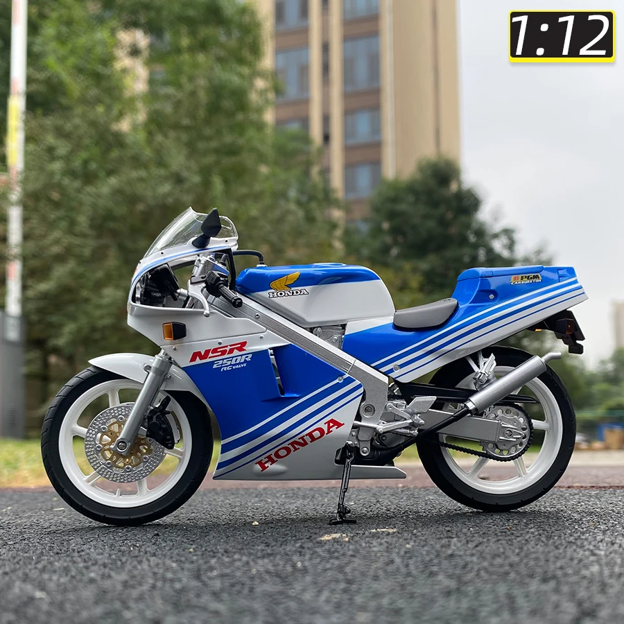 A AOSHIMA 1:12 scale new 1988 NSR 250R SP R4 Rothmans MC18