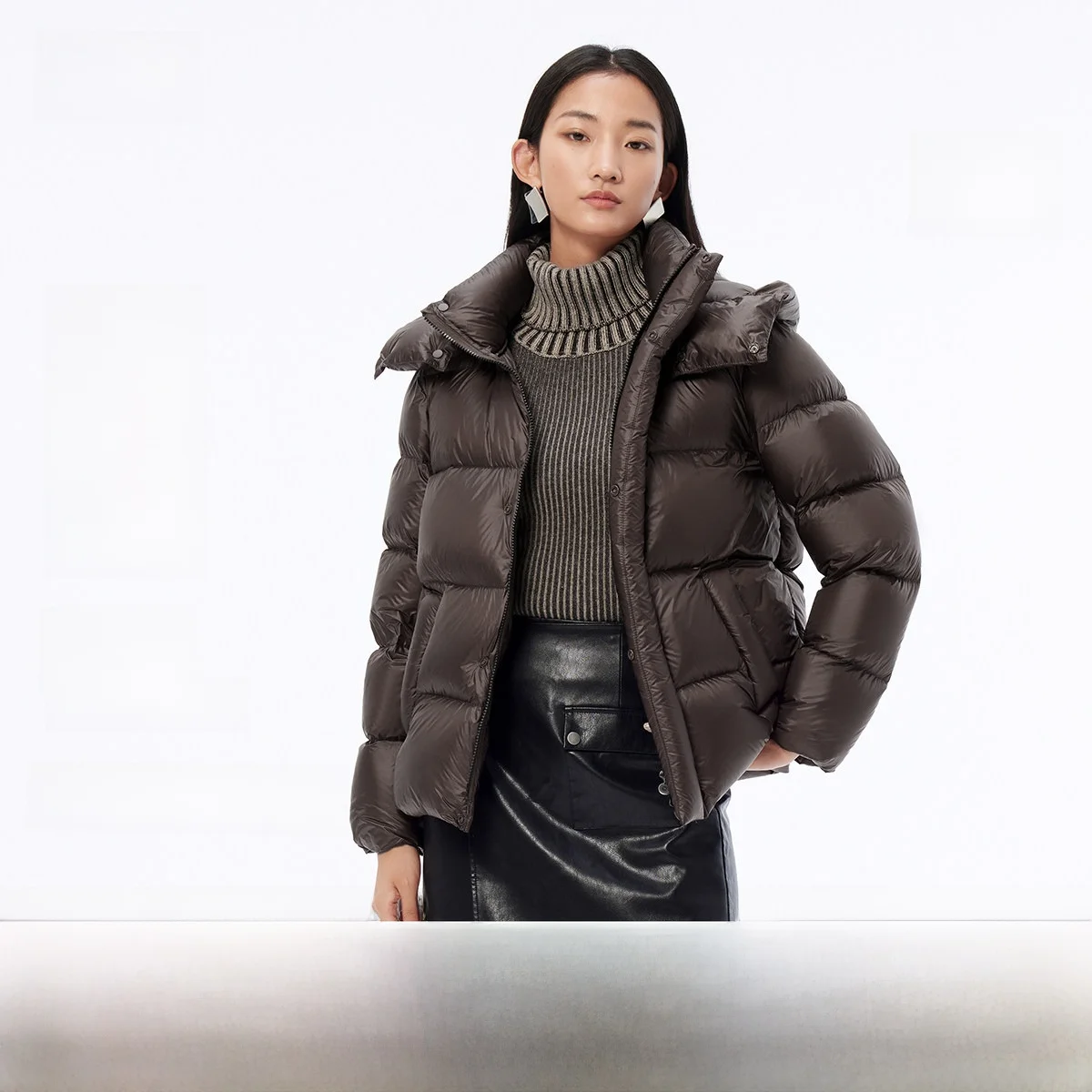 

Titanium Lightweight Series Short down Jacket 90% Goose down Women's Style Waterproof Thickened Winter Coat Snow Flying