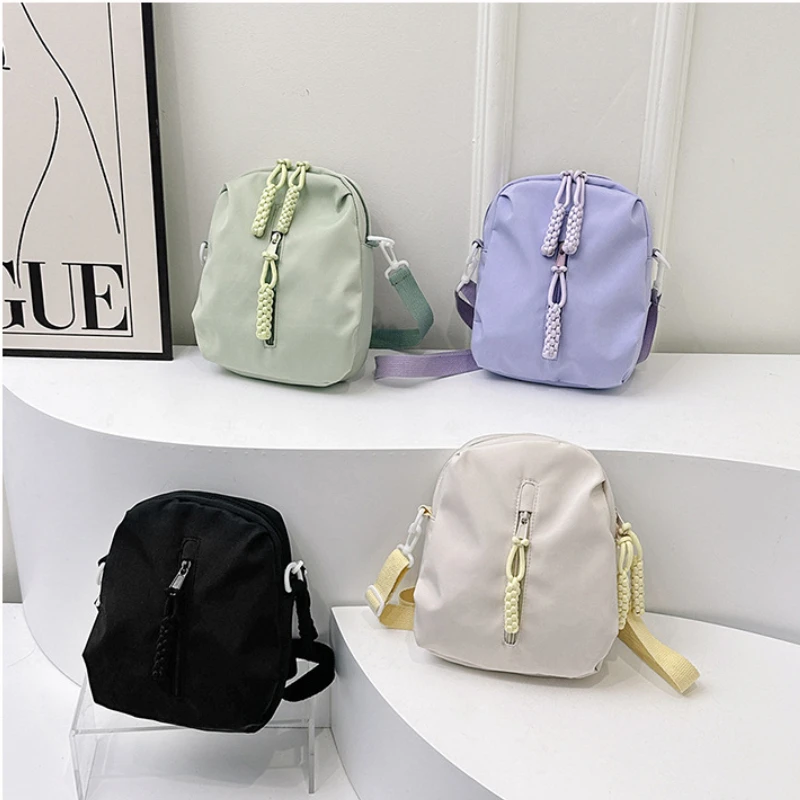 Mini bolso cuadrado pequeño para teléfono móvil, bolso cruzado de un solo hombro, versátil, Instagram, moda, Color sólido, Primavera