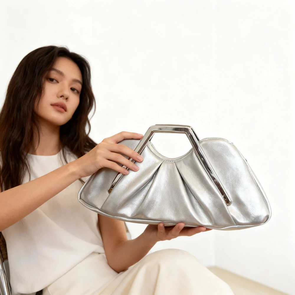 

Retro Cloud Shape Ladies PU Folded Clutch Bag Fashionable Evening Handbag Stylish Wrinkle Detail Women's Handbag Stylish Trendy