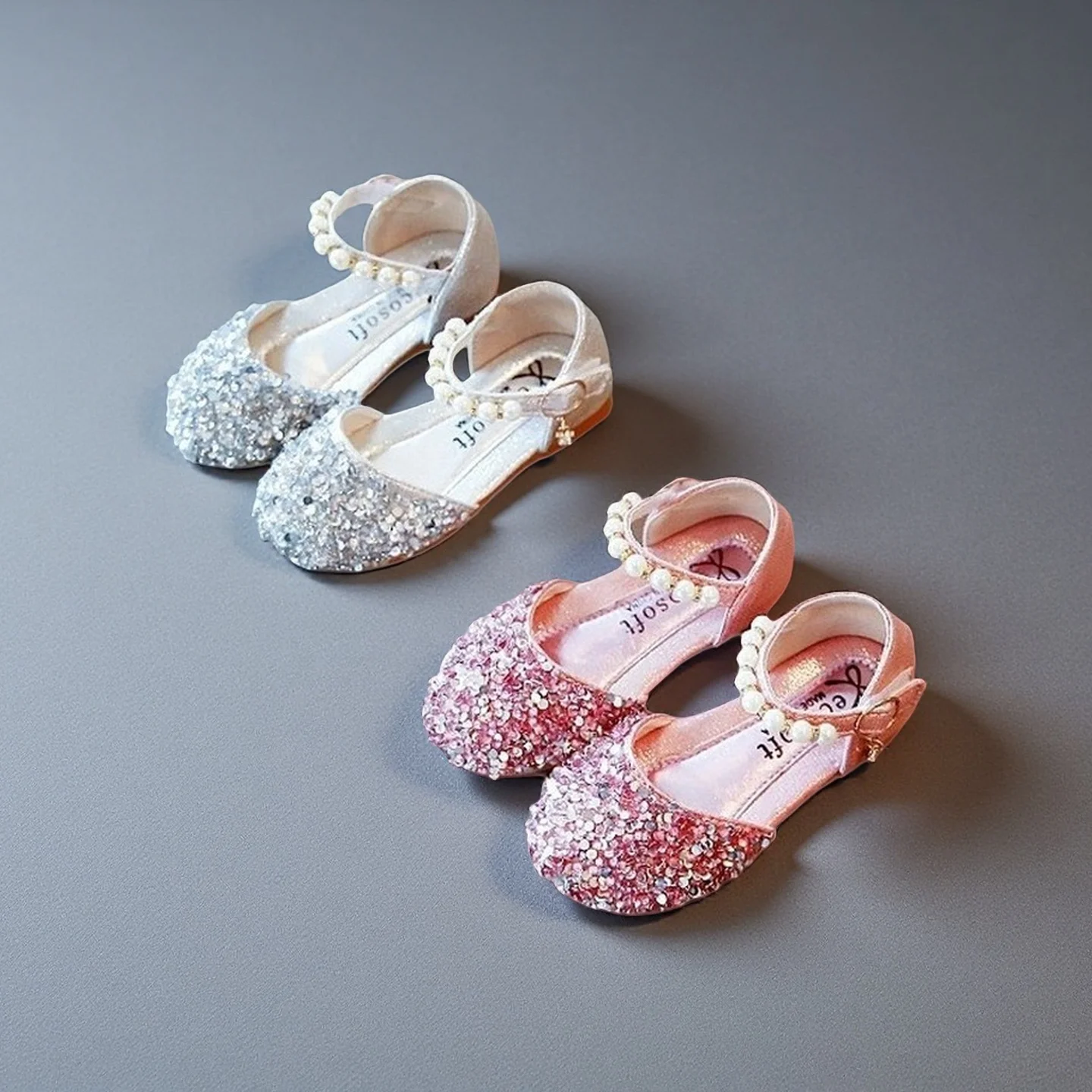 New Leisure Children's Pearl Sandals 2025 Summer Fashion Children and Girls Beaded Princess Flat Non-slip Baotou Sandals