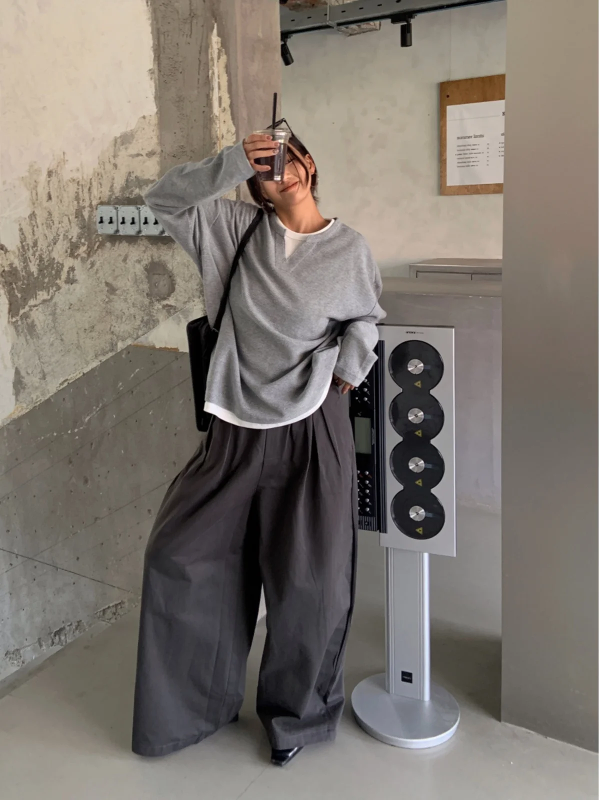 

Брюки с высокой талией и широкими штанинами, угольно-черные, в стиле рабочей одежды, свободного кроя, для уличной моды, повседневные брюки для женщин