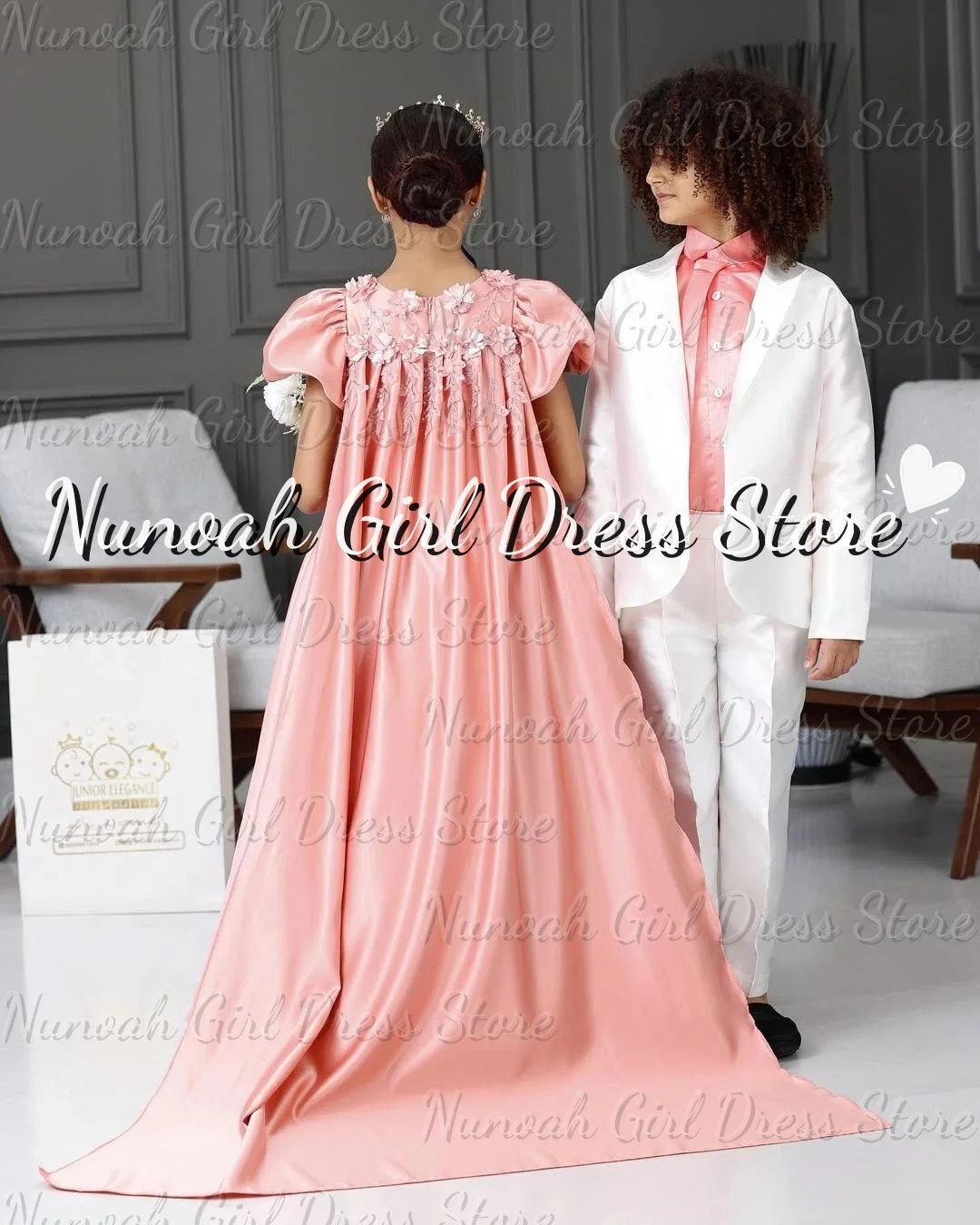 فساتين فتاة الزهور من الساتان الوردي لحفلات الزفاف مزينة بالدانتيل بطول الأرض لالتقاط الصور فساتين التواصل الأول حسب الطلب