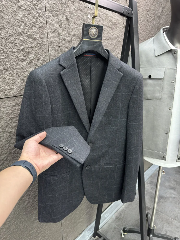 

Svip Роскошный клетчатый мужской костюм, повседневный костюм с плоским воротником, 3D модный осенний деловой повседневный костюм-стойка, длинный све, два пуговицы