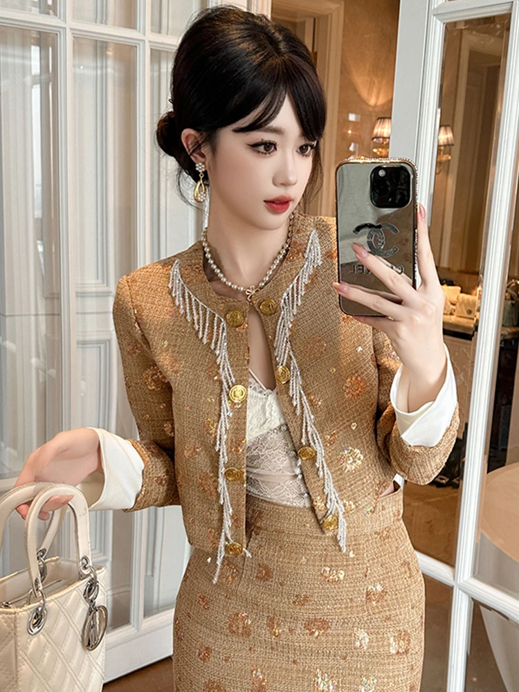 Luxury Short Jacket for Women Elegant Tweed Coat Shiny Sequins Pearl Double Breasted Buttons Tops Clothes Office Party Spring