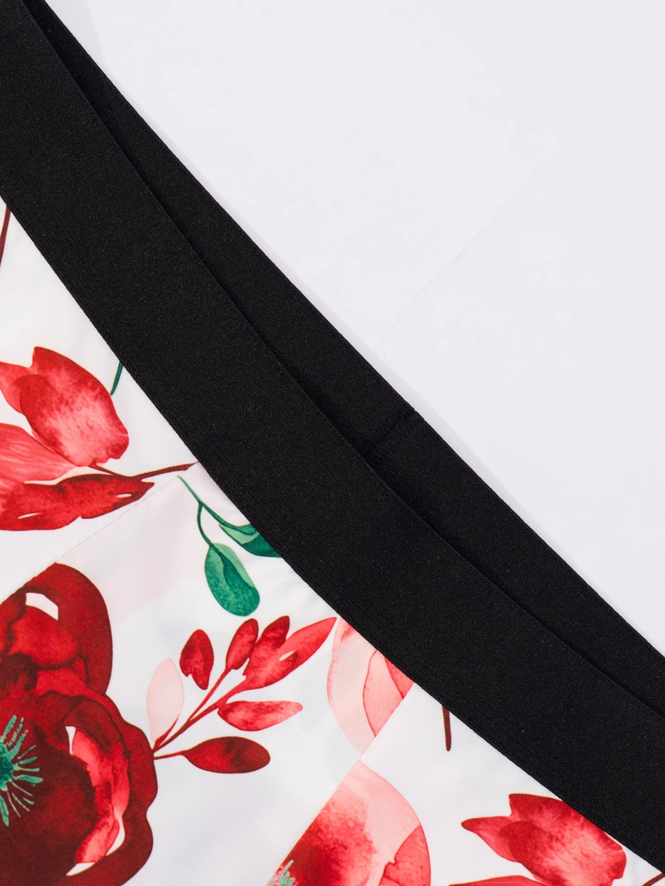 ชุดชั้นในชายใหม่ 4 คู่ แฟชั่นทันสมัย ลายดอกไม้ส่วนตัว กางเกงบ็อกเซอร์ชาย ใส่สบาย ระบายอากาศได้ดี กางเกงนุ่ม