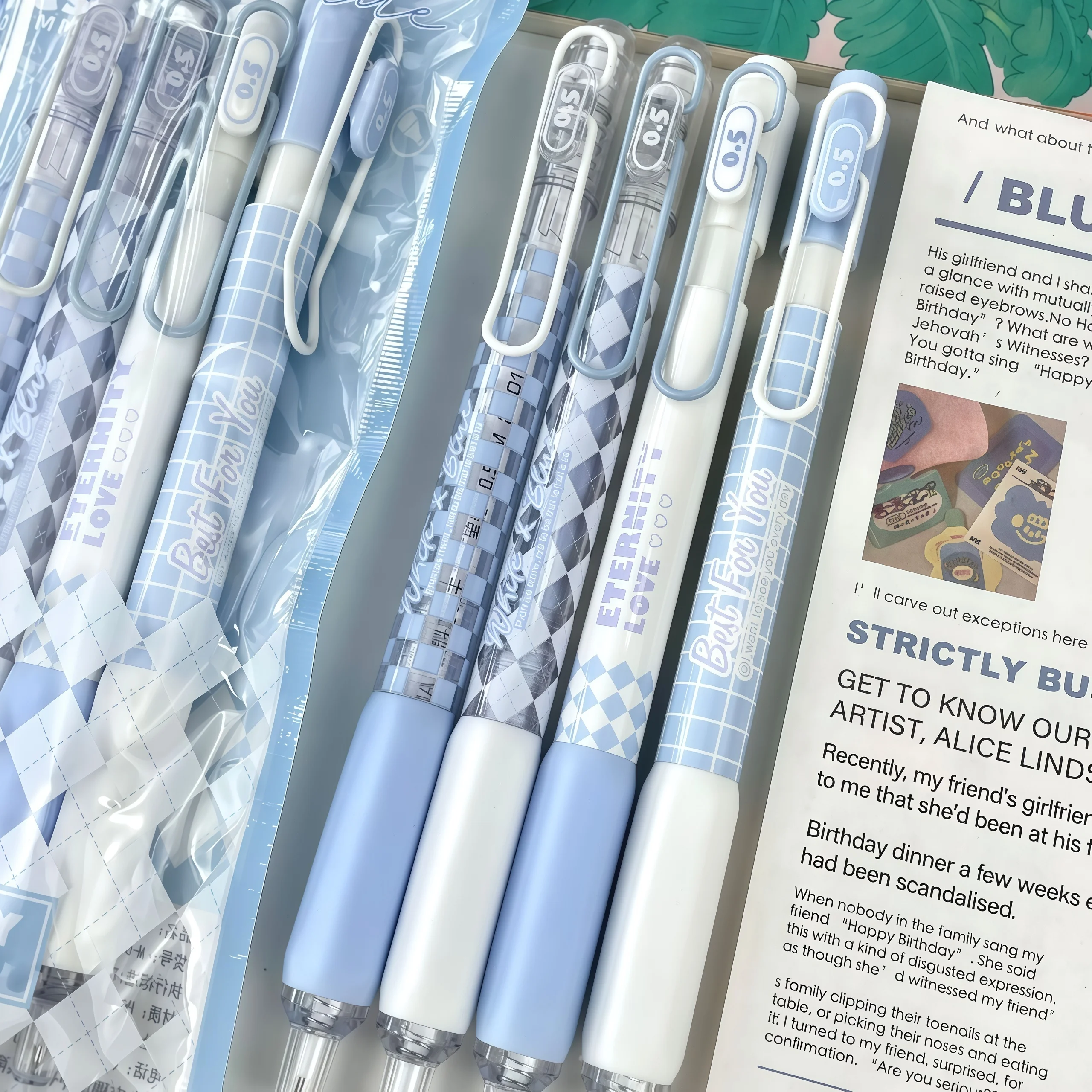 Blue-And-White Checkered Retractable Gel Pen - High-End Grid Pattern, Vibration-Dampened, Quick-Drying St Nib, Ideal for