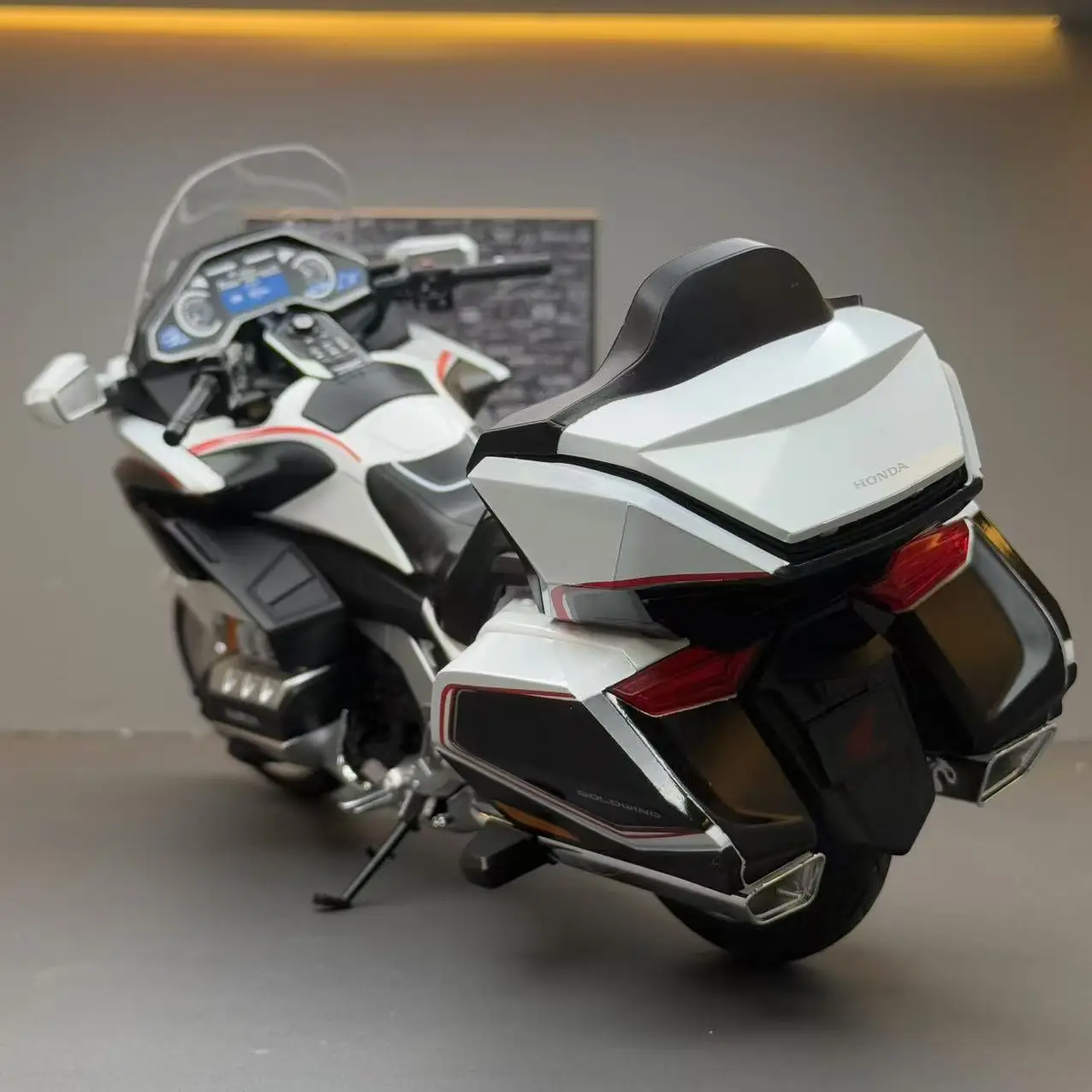 1:11 honda gold wing gl800 2021 modelo de motocicleta brinquedo diecast carros em miniatura roda dianteira veículos direção ornamento presente do menino
