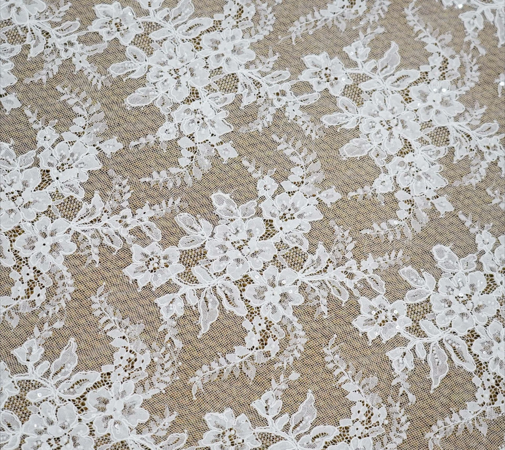 ベストセラー クラシック スパンコール刺繍 デカール ソフトレース生地 手作り ファッション ウェディングドレス 背景装飾 アクセサリー