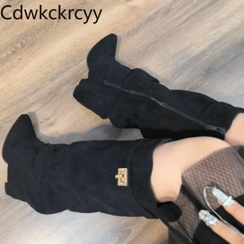 Herbst und Winter neuer Stil Mode High Heels Damenschuhe spitze Zehenpartie Metalldekoration plissiert Retro Moderne Damenstiefel