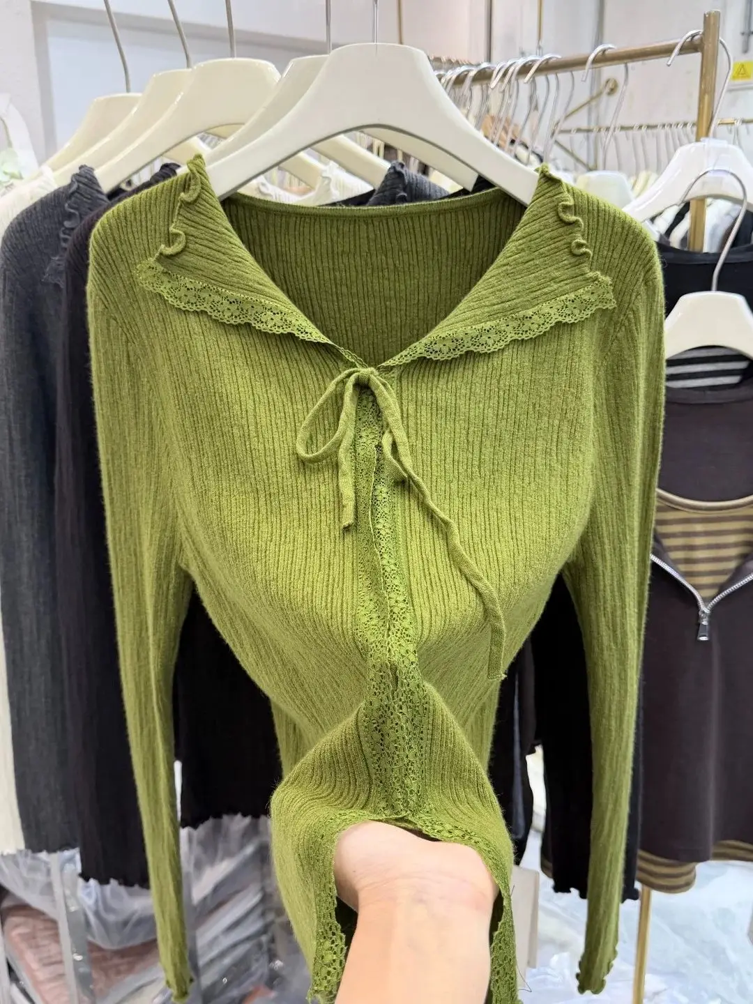 Slim Fit Lace Patchwork Knot Neck Knitted Sweater Casual Style Long Sleeve Base Top for Women Autumn New Arrival