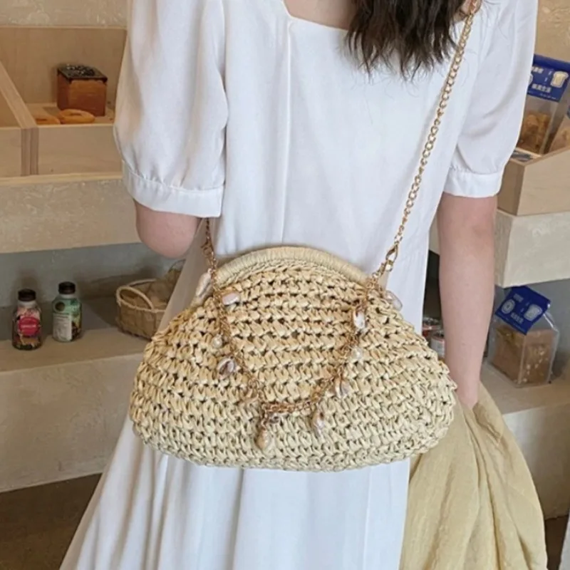 

Exquisite Bohemian Shell Decor Straw Crossbody Bag 2026 New Summer Vacation Travel Woven Rattan Beach Shoulder Purse for Women